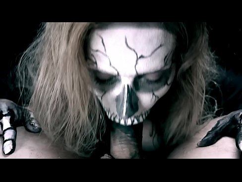 ❤️ Noia dimoni xuclant polla amb la seva boca negra i empassant semen. ❌ Porno preciós a nosaltres ca.villagesexvideos.ru ﹏
