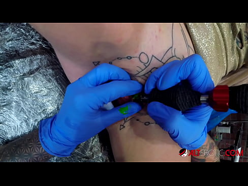 ❤️ La bomba Sully Savage, molt tatuada, es va tatuar al clítoris ❌ Porno preciós a nosaltres ca.villagesexvideos.ru ﹏